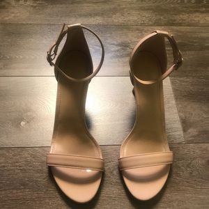 Women’s sandal heels size 9